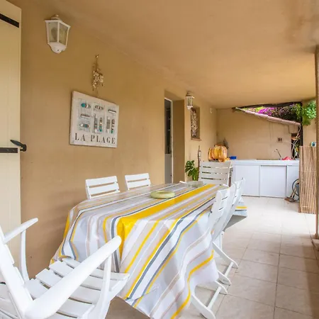 Holiday home Sur La Presqu'ile De Giens *